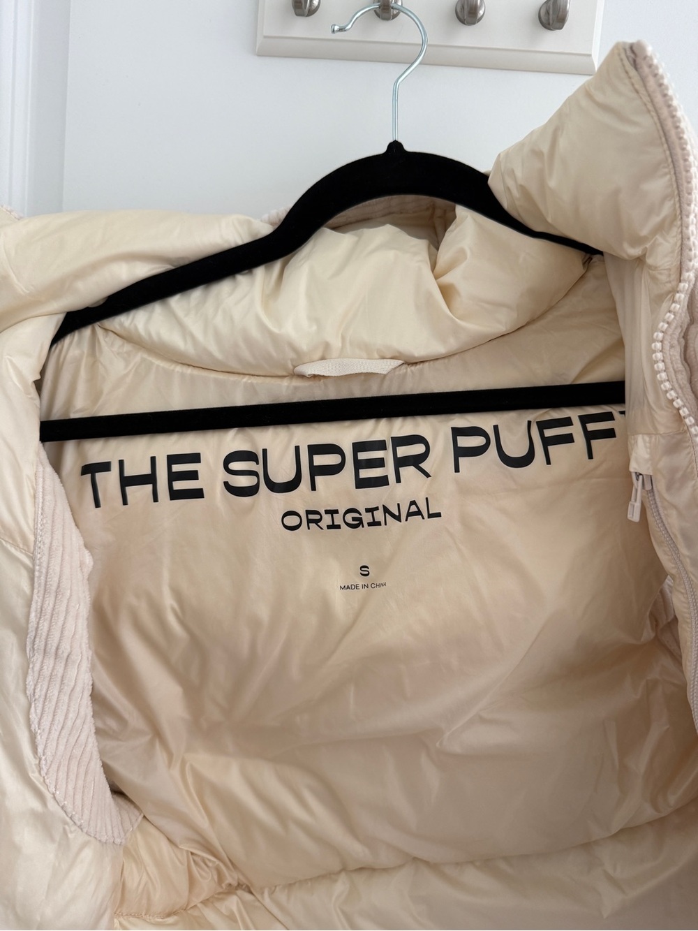 Aritzia Cream Corduroy Original The Super Puff Vest Size Small - Picture 3 of 5